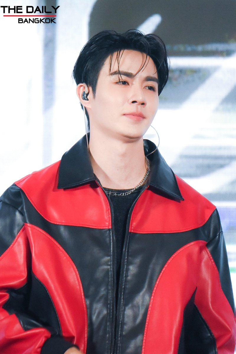 thedailybkk's tweet photo. คุณศิลปินสุดหล่อ " ซี พฤกษ์ " ในงานแถลงข่าวเปิดตัวซิงเกิ้ลที่ 2 " ZeePruk 2nd Single 'Breaking Heart Station - สถานีอกหัก' Press Conference "

2ND SHOWCASE OF ZEEPRUK  
#ZeePrukPressConStation 
#ZeePruk  
#BreakingHeartStation
#ZeePruk2ndSingle https://t.co/eOU0JAe73b