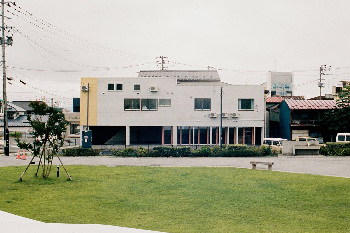 yotakakuda's tweet image. Creative direction work for C.P.D. that contains a showroom, a shop and multipurpose spaces in Hanamaki, Japan. Architecture is designed by UM.
Photos by Yuichiro Onuma