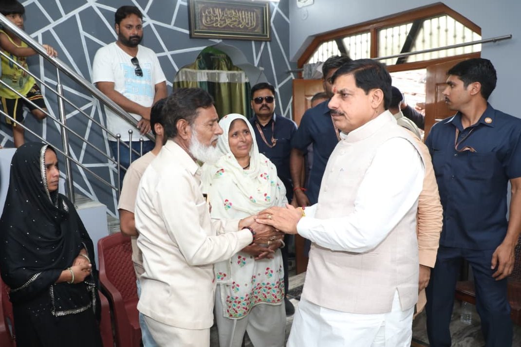 परेशिया पहुंचे मुख्यमंत्री मोहन यादव, खांसी की सिरप से बच्चों की मौत पर शोक व्यक्त किया — कहा, “न्याय होगा, दोषियों को बख्शा नहीं जाएगा”