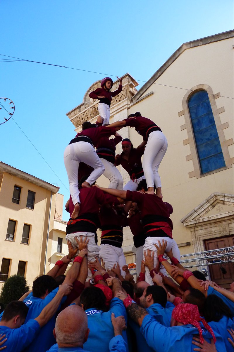 Revista Castells (@revistacastells) on Twitter photo Quatre estrenes al <a href="/barometreCAST/">𝗕𝗔𝗥𝗢𝗠𝗘𝗧𝗥𝗘⭐CASTELLER</a> amb flaire de remuntada.
▶️ Els <a href="/borinots/">Castellers de Sants</a>, els <a href="/ccerdanyola/">Castellers de Cerdanyola</a>, els <a href="/CastDelFoix/">CastellersDelFoix</a> i els <a href="/CastellsTortosa/">Castellers de Tortosa</a> sumen registres:
👉revistacastells.cat/2025/10/quatre…
#castells #castellers Quatre estrenes al <a href="/barometreCAST/">𝗕𝗔𝗥𝗢𝗠𝗘𝗧𝗥𝗘⭐CASTELLER</a> amb flaire de remuntada.
▶️ Els <a href="/borinots/">Castellers de Sants</a>, els <a href="/ccerdanyola/">Castellers de Cerdanyola</a>, els <a href="/CastDelFoix/">CastellersDelFoix</a> i els <a href="/CastellsTortosa/">Castellers de Tortosa</a> sumen registres:
👉revistacastells.cat/2025/10/quatre…
#castells #castellers