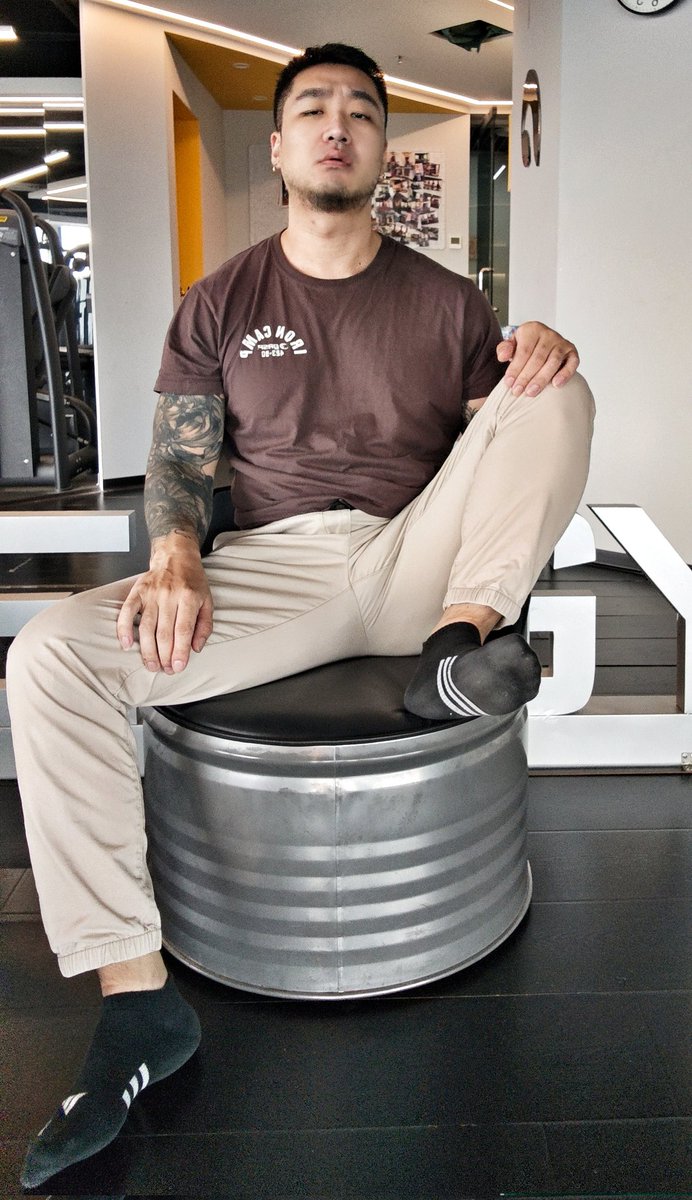 黑皮臭脚猫 tweet media