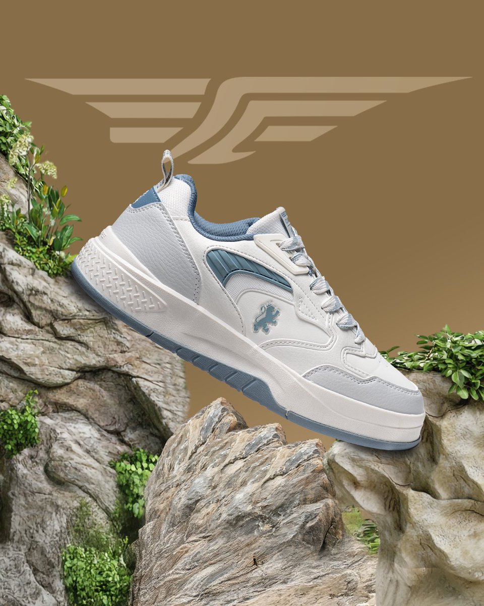 RedTapeindia's tweet image. Feel unstoppable, look unforgettable 👟 RedTape RLL0427 — sporty edge + street appeal.
Available now in stores, online &amp;amp; worldwide 🌍✨
#RedTape #SneakerStyle #MakeItMove