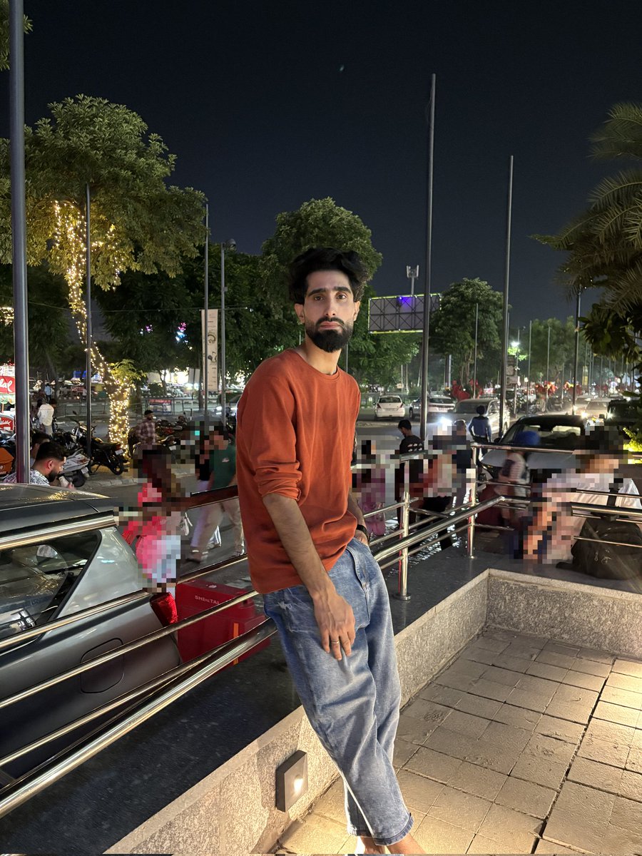 Ruman_hamid's tweet photo. 🥀🤍
#ruman #rumanhamid #rumanrh5 https://t.co/d55xHxdKJF