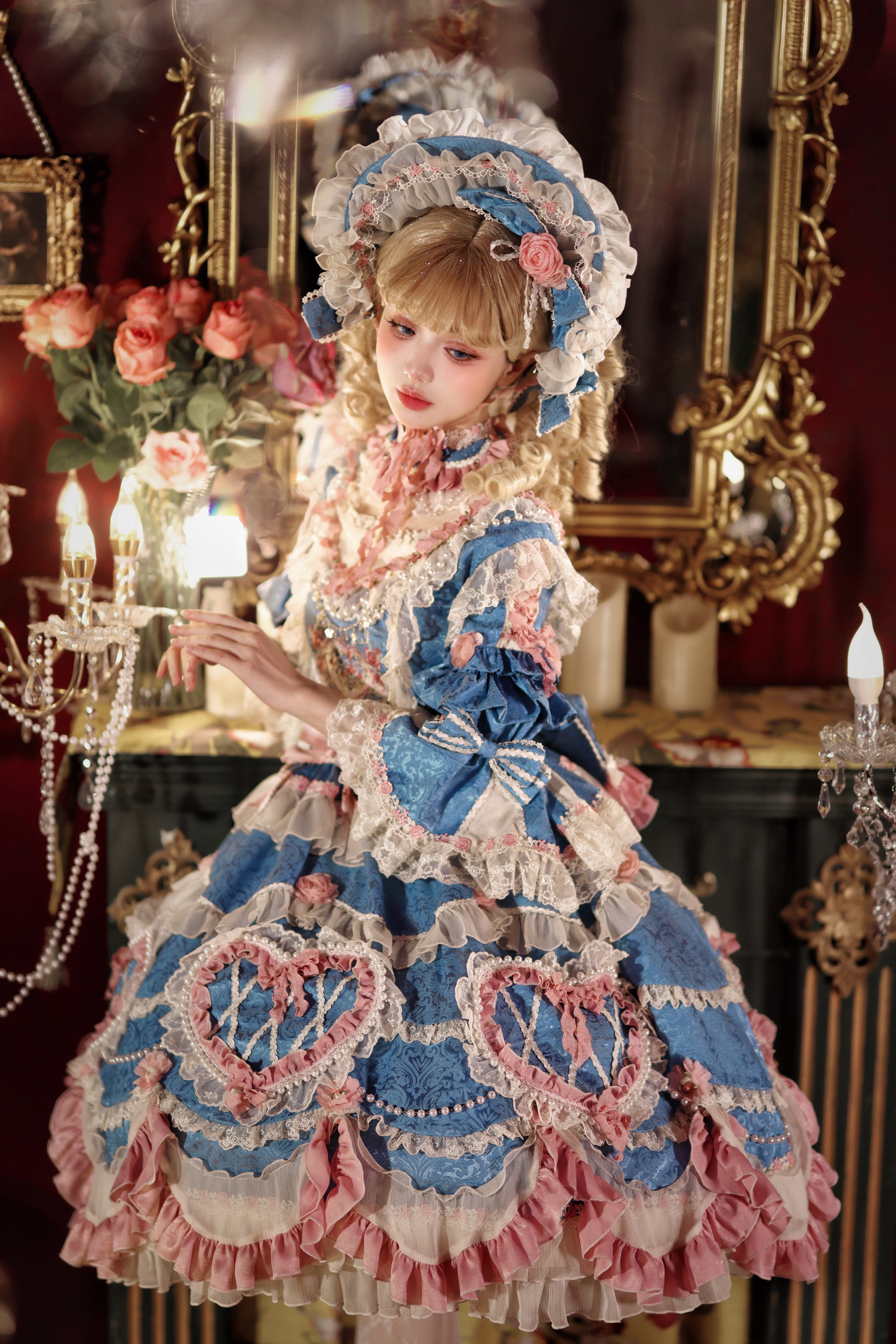 要問い合せ♥️アンティーク調♥️薔薇　テーブル　ガラステーブル　ゴールド RENAISSANCE ガラステーブル サイドテーブル 薔薇 バラ