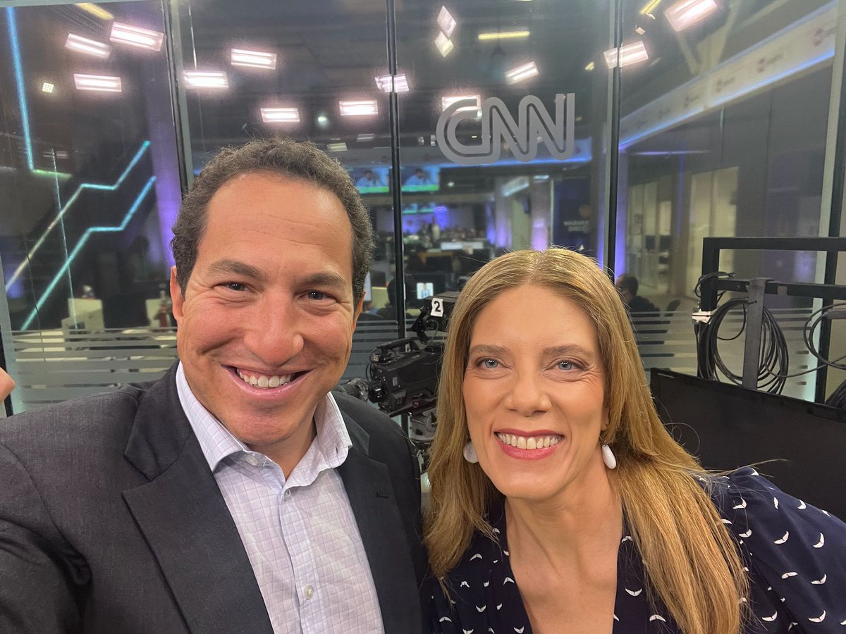 En tiempos en que falta tanto diálogo fue un privilegio y un honor conversar con <a href="/heffnera/">Alexander Heffner</a> Alexander Heffner conductor de “The Open Mind” un programa que ha tenido entre sus invitados a Martín Luther King o Robert Redford 
Y que apuesta por el diálogo cívico. 
De los peligros