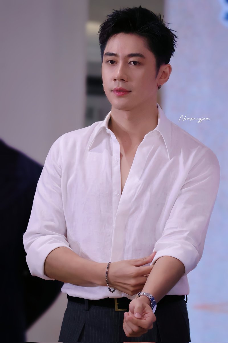 JJ_enjoy's tweet photo. สื่อยังลงความหล่อคุณแจม อีกเยอะเลย
อ่า สุดหล่อของเรา ตามรีโพสแบบมีความสุข ม๊าก 😚😚
JAM X SKIN SENSE
#50thDSTXJAM
#แจมรชตะ #JamRachata
#SkinSense #ผิวพูดได้ #50thDST https://t.co/F6ko9rcMZc