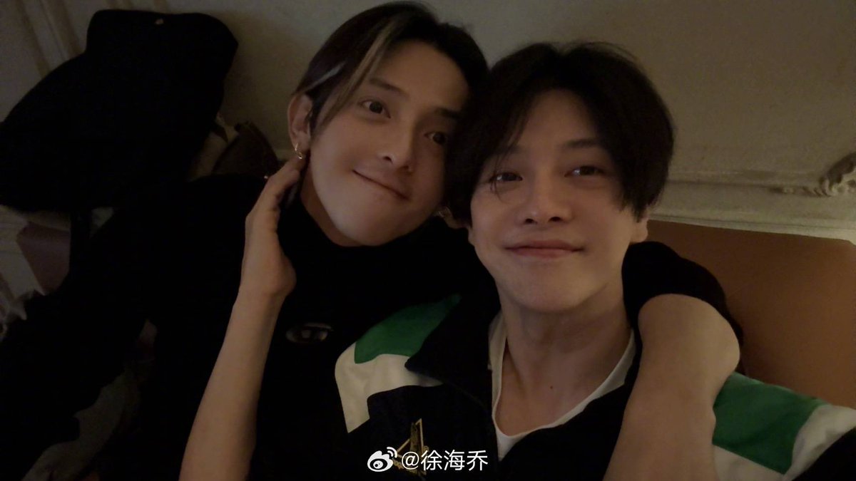 haibao4haiqiao's tweet photo. 20251006 Fu Longfei updates Weibo + Xu Haiqiao’s reply
#XuHaiqiao #JoeXu #徐海乔 #CMBF4 #CallMeByFire4 #披荆斩棘4 #披4 #FuLongfei #JasonFu #JA #符龙飞 https://t.co/vGvZjdFpPp