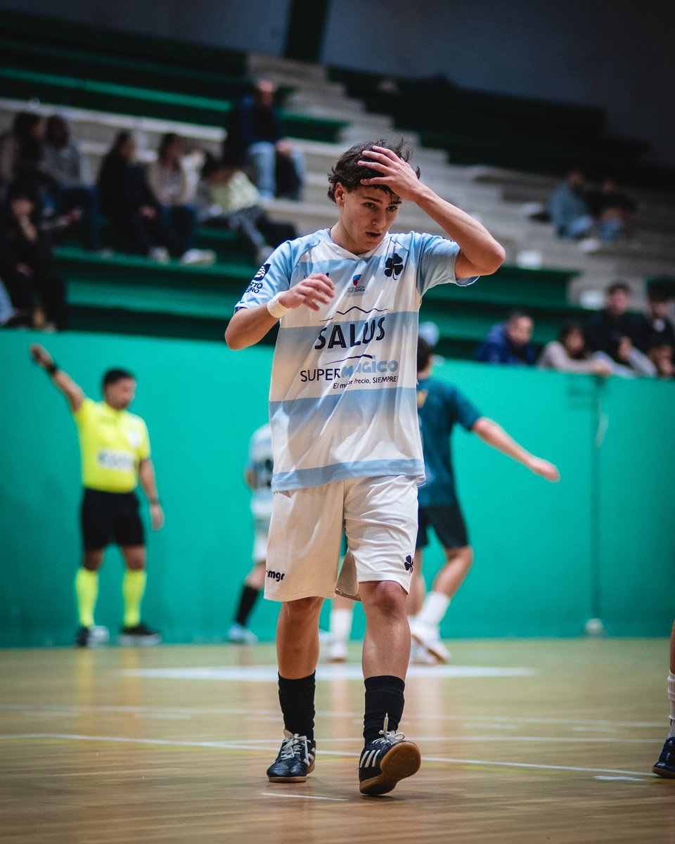 🌟🥇 Ignacio Larrea (Old Christians Sub-20) es el jugador con MEJOR PROMEDIO DE GOL POR PARTIDO del Campeonato Uruguayo de Fútbol Sala 2025.

➜ 8 goles en 90 minutos.
➜ 3.56 goles cada partido.
➜ UN GOL CADA 11 MINUTOS [!].