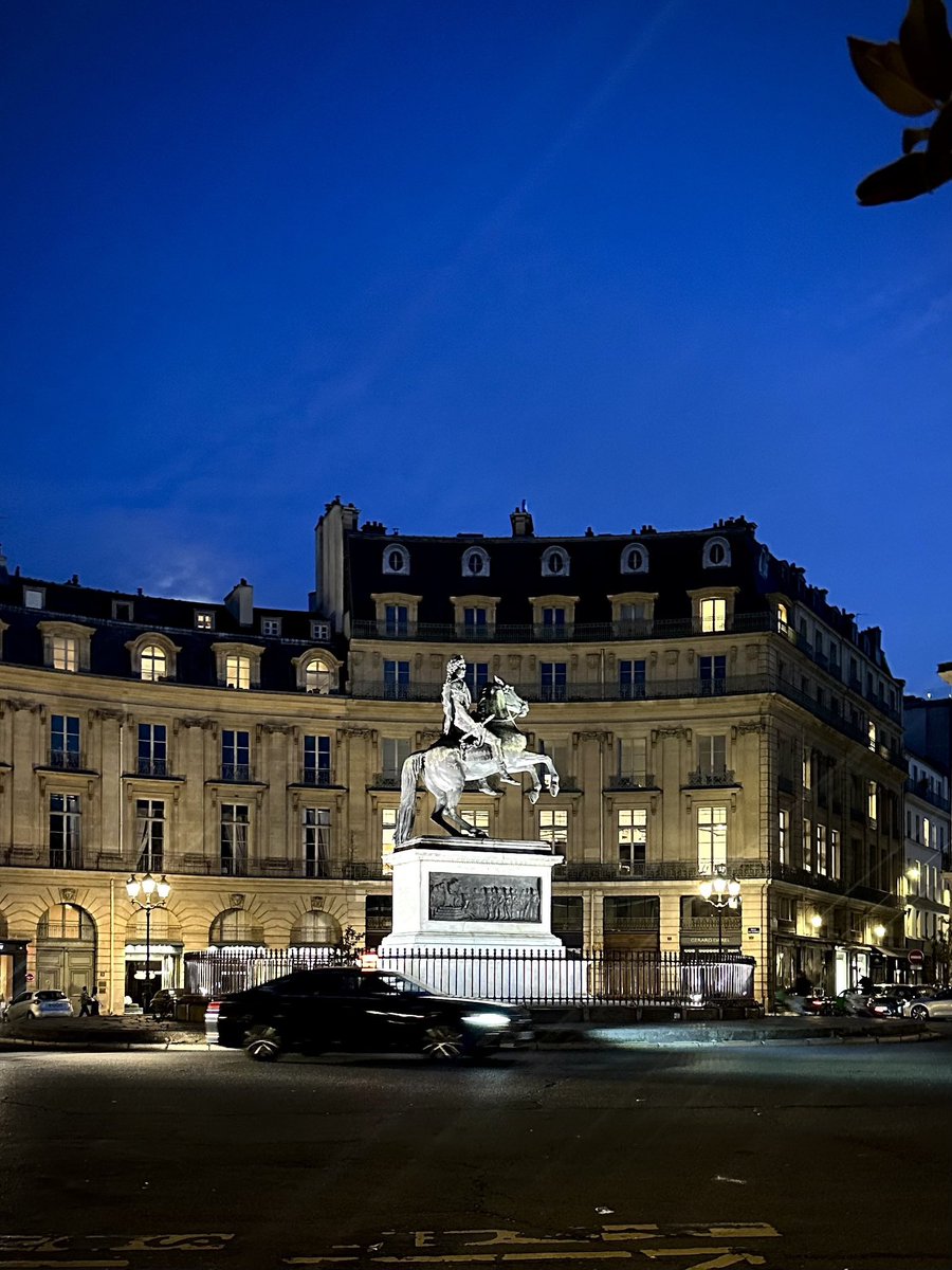 cttieu's tweet image. French Fall