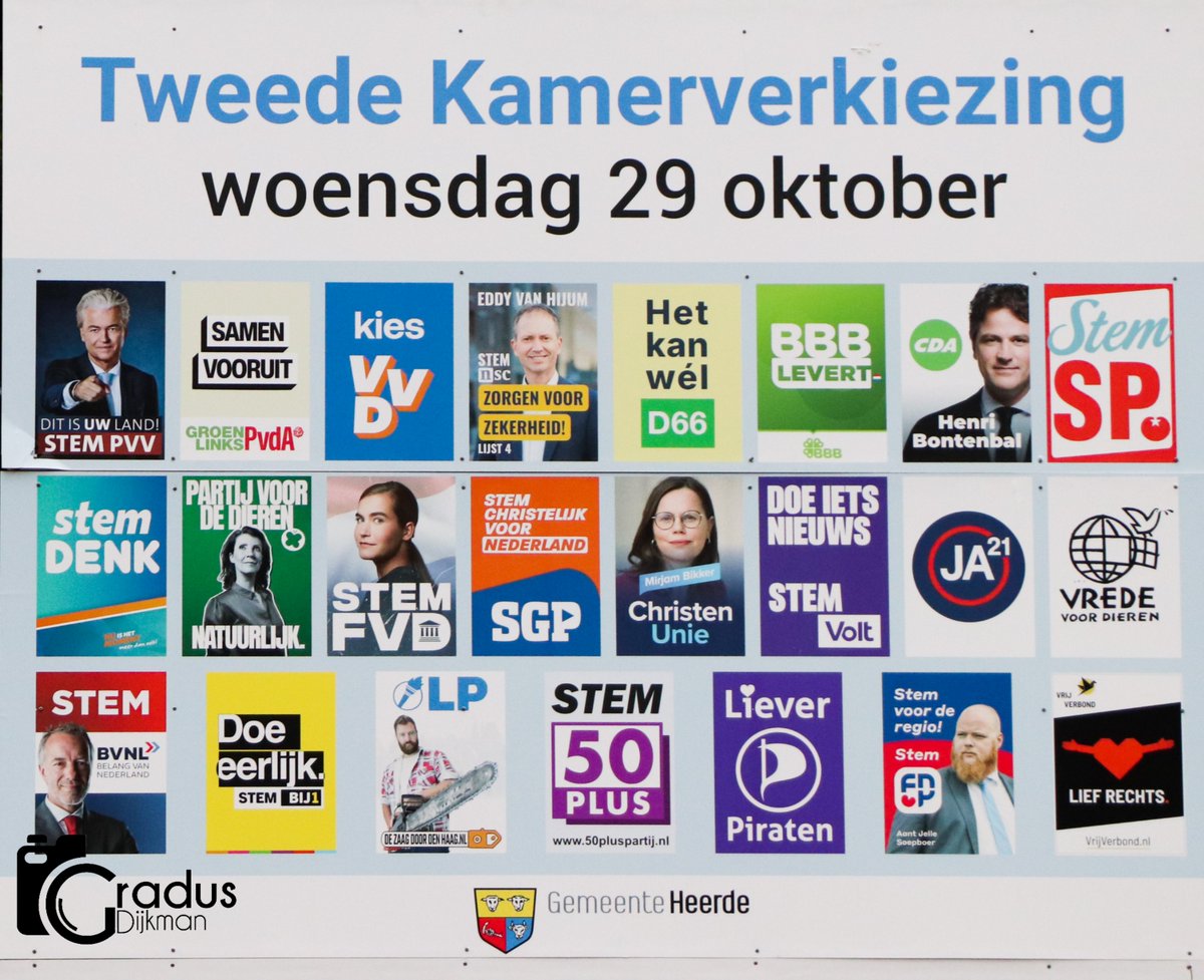 GradusDijkman's tweet image. De borden hangen er weer , woensdag 29 oktober tweede kamer verkiezingen , en wat een vracht partijen , ben benieuwd wie nu wel eens kan regeren zonder kabinetscrisis #tweedekamer #verkiezingen