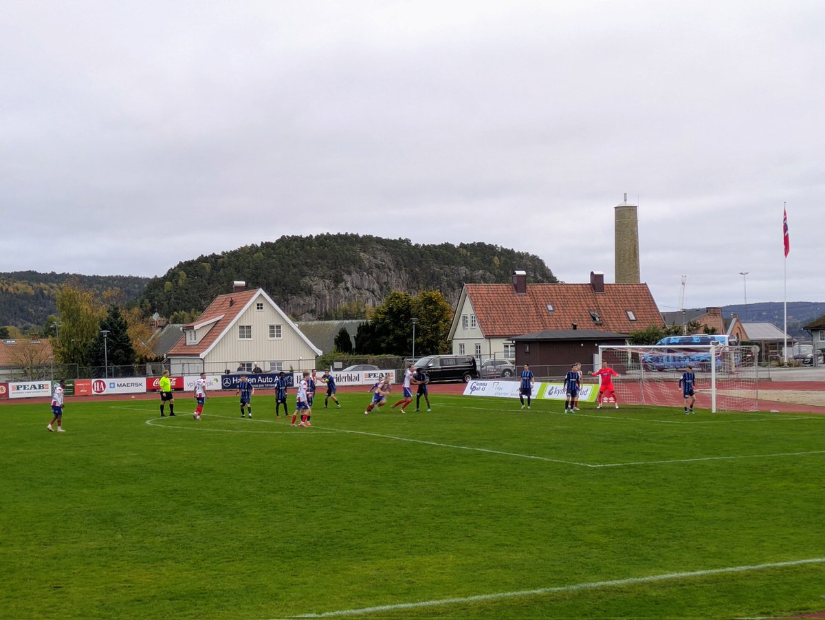 Kvik Halden FK - Stabæk IF 2
Halden Stadion 
3 div avd 6 
#kvikhfk

2-2. Mandag kl 16.30. Skulle ikke hatt noen flomlys a, ville vært magisk! Litt sånn treningskampfølelse her nå etter at opprykket er klart, men Stabæk var gode, men vi er fortsatt ubeseiret på hjemmebane i år!
