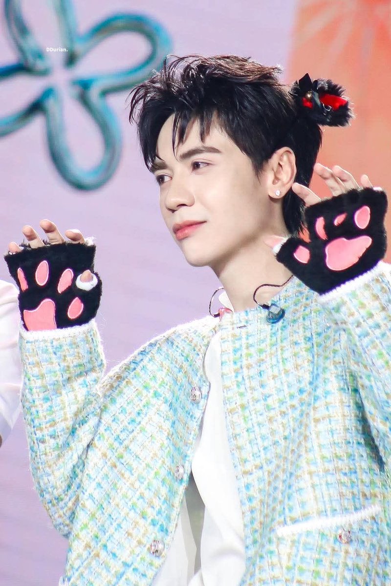 ttravi1011's tweet photo. Happy birthday to my favorite person to exist🫶🏻You mean more than words could ever say🫣

HAPPY MASTERD DAY
#QuangHungMasterD
#MasterDDay https://t.co/HF3Nf2x4RQ