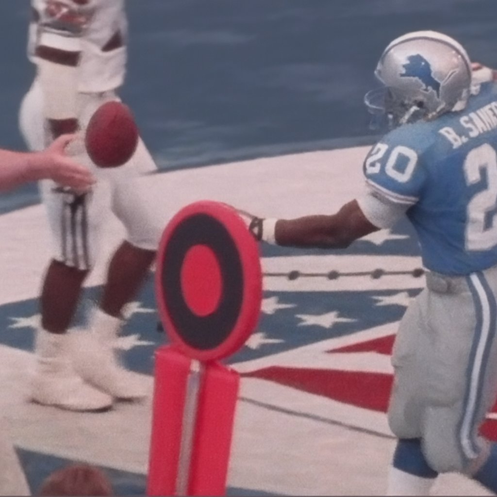 FightOnSpooky's tweet photo. All these @NFL players dropping the ball before the end zone should take a lesson from @BarrySanders .
Not for his talent โ for his class.
Score the touchdown. Hand the ball to the ref. Walk away like youโve done it before.
#BeLikeBarry ๐
@SpookyExpress https://t.co/eHzttj1xDs