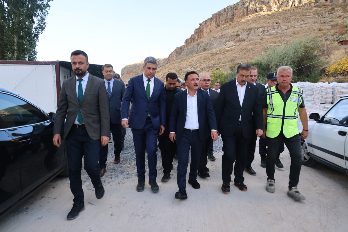 Kapadokya Alan Başkanımız Sayın Cem Aslanbay, Kayseri Valimiz Sayın Gökmen Çiçek ile birlikte restorasyon süreci Kültür ve Turizm Bakanlığımızca sürdürülen Aziz Georgios Kilisesi’nde incelemelerde bulundu. Kapadokya’nın sahip olduğu eşsiz kültürel mirasın korunması ve gelecek