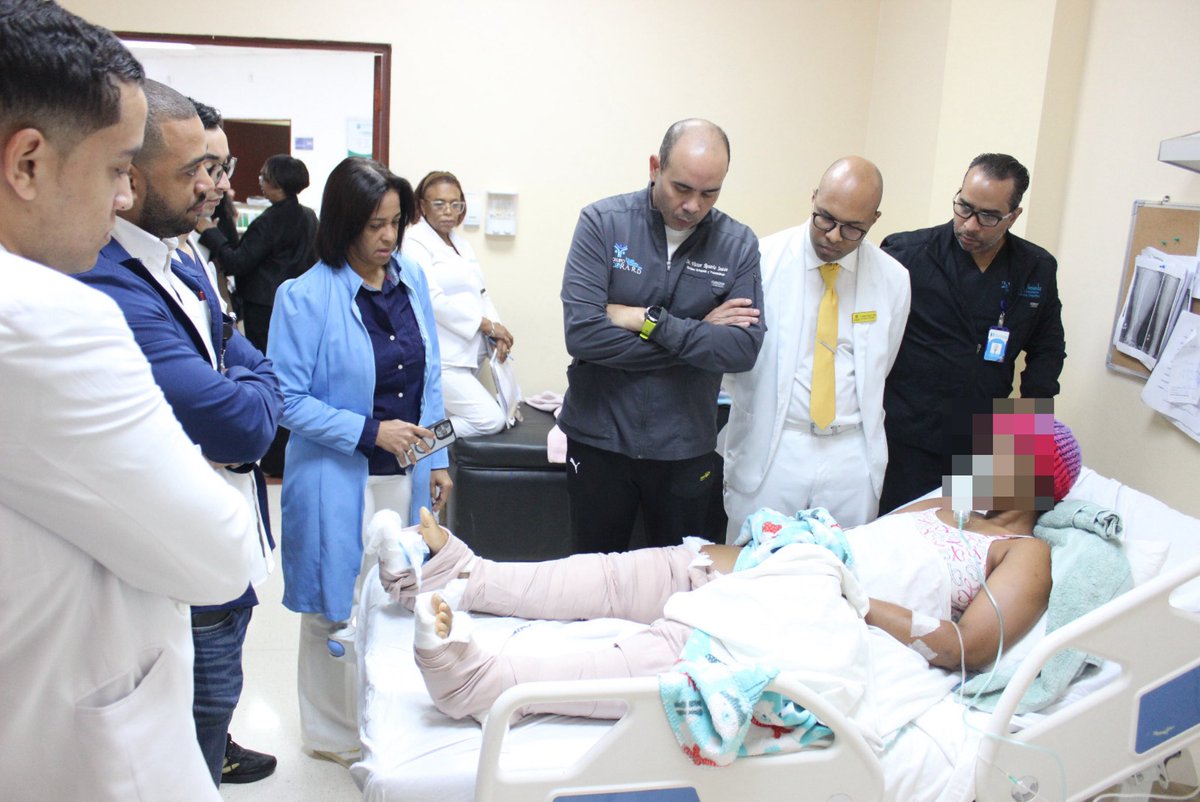 Diariamente el Hospital Ney Arias Lora se preocupa por la salud de sus pacientes. Es por eso que el (<a href="/drjuliolandron/">Dr. Julio Landrón</a> ), junto al equipo de especialistas médicos y personal administrativo realizan una ronda cotidiana para constatar la estabilidad y evolución de los pacientes.