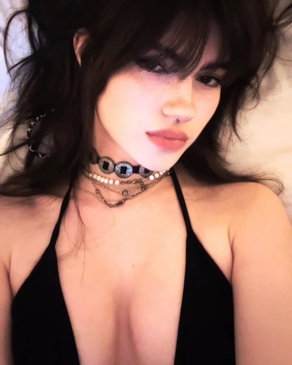 lightningcvnt's tweet image. if u look like this please hmu