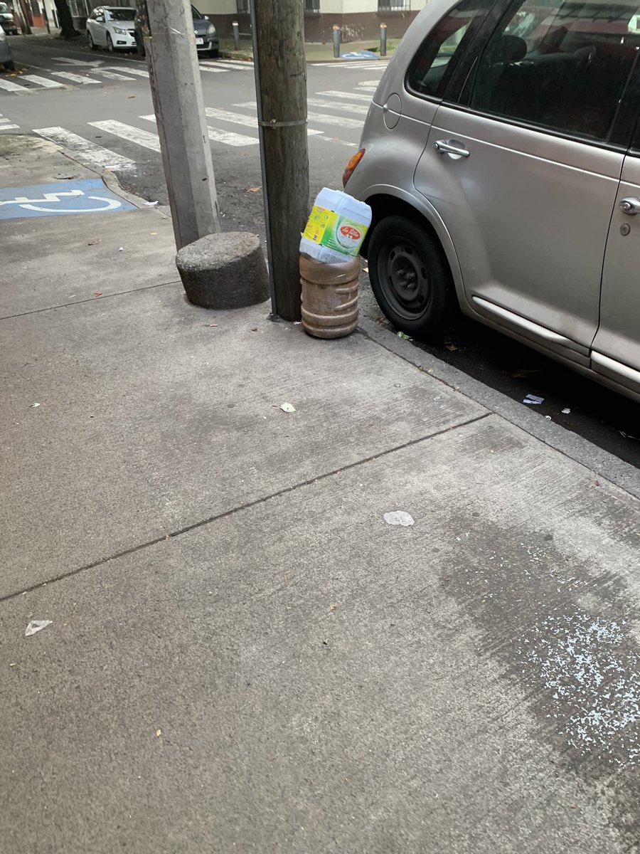Altoalacorrupcioncdmx (@cdmxdenunciac) on Twitter photo Estas personas siguen usando botes para apartar lugares en Leonardo da Vinci 133, col Nonoalco en <a href="/BJAlcaldia/">Alcaldía de Benito Juárez</a> de nuevo solicitamos vengan a retirarlos <a href="/UCS_GCDMX/">Unidad de Contacto del Secretario SSC CDMX</a> <a href="/AccionesBJ/">Acciones BJ</a> <a href="/locatel_mx/">@locatel_mx</a> <a href="/CrisNormanMA/">Cris_ORT</a> <a href="/BlindarBJ/">Blindar BJ 360</a> Estas personas siguen usando botes para apartar lugares en Leonardo da Vinci 133, col Nonoalco en <a href="/BJAlcaldia/">Alcaldía de Benito Juárez</a> de nuevo solicitamos vengan a retirarlos <a href="/UCS_GCDMX/">Unidad de Contacto del Secretario SSC CDMX</a> <a href="/AccionesBJ/">Acciones BJ</a> <a href="/locatel_mx/">@locatel_mx</a> <a href="/CrisNormanMA/">Cris_ORT</a> <a href="/BlindarBJ/">Blindar BJ 360</a>