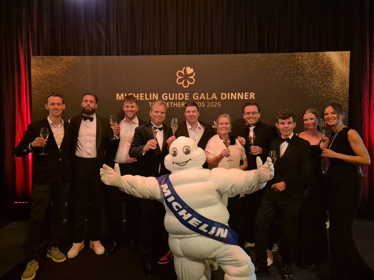 Voor volger <a href="/ewd/">w o u t e r 💬 🎗️</a> groeten vanuit maastricht! Merlet 27 jaar een ster!