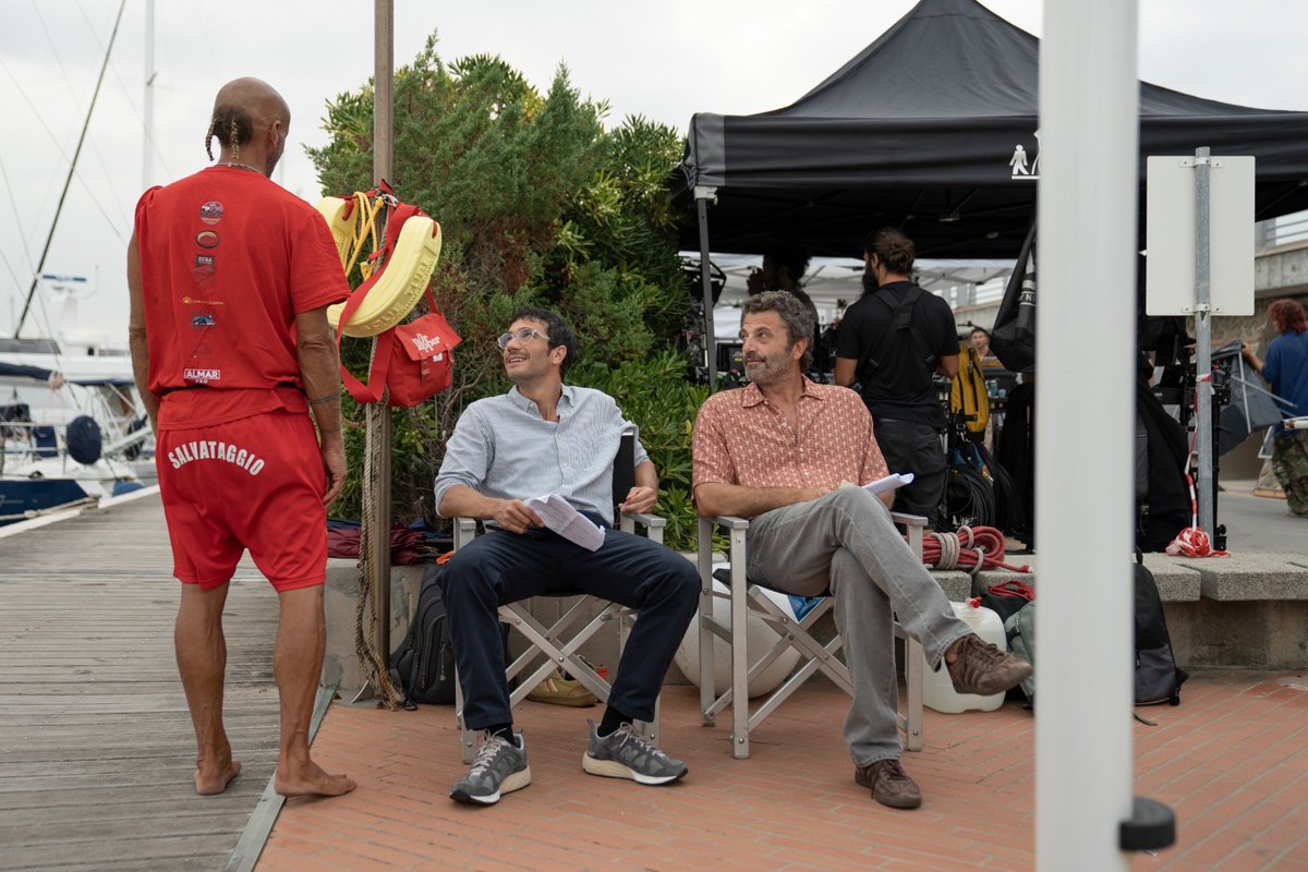 Continuano le riprese di CAGNÀZ, la nuova serie crime di Rai Fiction e Garbo Produzioni ambientata a Rimini. Protagonista Guido Caprino nei panni di un commissario romagnolo anticonformista, in crisi ma armato d’ironia irresistibile. Per la regia di Alessandro Roia.