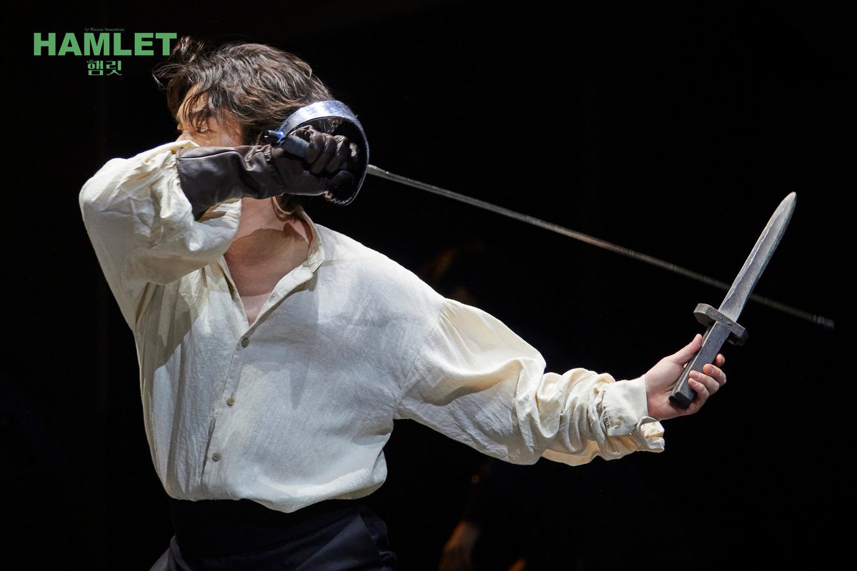 가을은 햄릿의 계절인데