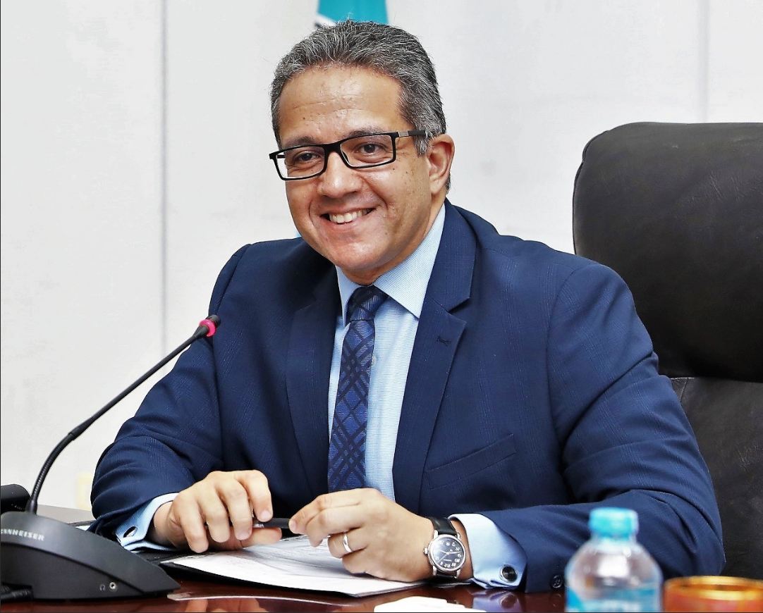 مصر فازت بمنصب مدير عام اليونسكو باكتسااااح
ألف مبروك للمحترم د. خالد العناني