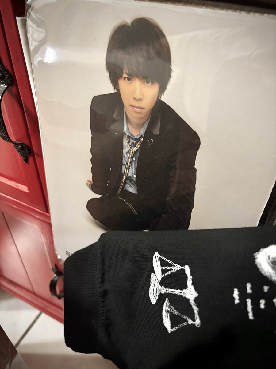cathy65tw's tweet photo. もう10月6日の十五夜🎑は過ぎちゃいましたが…
マオさん、今夜は月が綺麗ですね🌕✨
実は今日の台湾は30度を超えていましたが、夜は涼しくなって秋らしくなりました🍂
10月6日は私の誕生日でもあって、THREELの服を着るとテンションが上がりますね😆
#生涯マオギャ
#マオが止まらない
#THREEL https://t.co/GpgM67dXO7