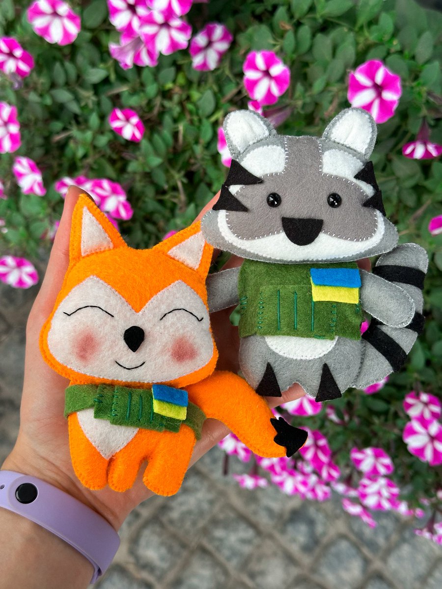 Hello from Ukraine 🇺🇦
I’m Kateryna, and I create magical felt toys by hand ✨

🦊 Each toy is one of a kind
🌍 Worldwide delivery
💌 DM to order or get the catalog

Thank you for every share and retweet — it means a lot 💖