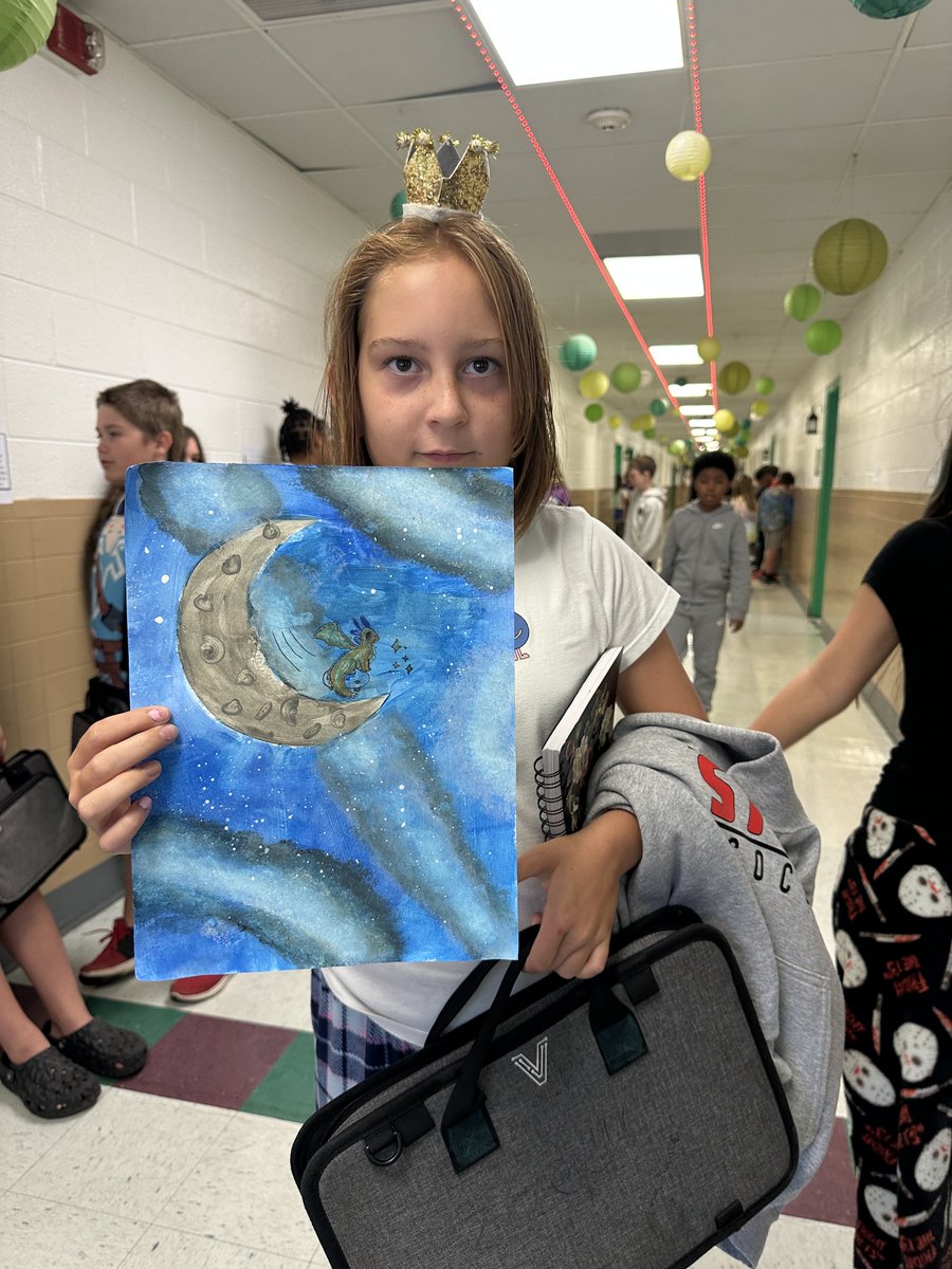 WSESSmithfield's tweet image. National Space Society Art Project in Ms. Peterson&apos;s 6th grade science class #WestsideBestside