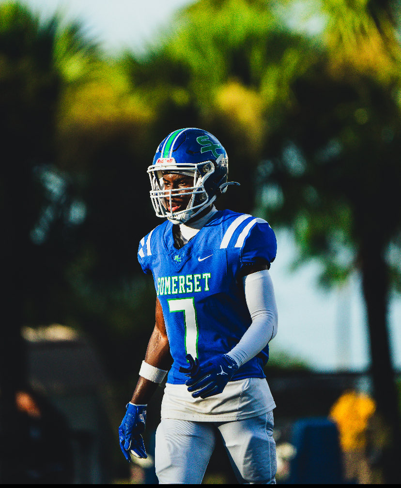 💫💫💫 Cougar Spotlight 💫💫💫

Position: DB/SAF
Roodensky Renelus
<a href="/Roodensky7/">Roodensky Renelus</a> 
Class Of ‘27
5’10 160

Downhill Safety With Good Speed W/ Ability To Tackle. 2 Sport Athlete (🏈 🏃🏽‍♂️)

<a href="/SCanyonsFB/">Somerset Canyons Football</a> <a href="/Coach_Gonzo1357/">Alex Gonzalez</a>