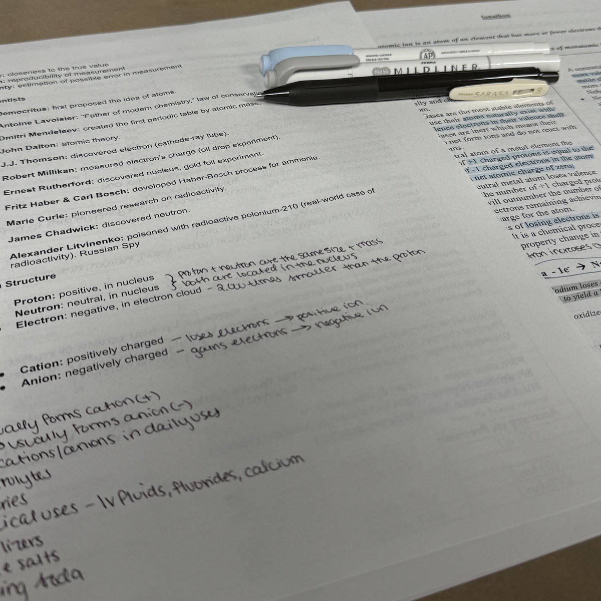 bearemoticon's tweet image. Studying on the job 📖