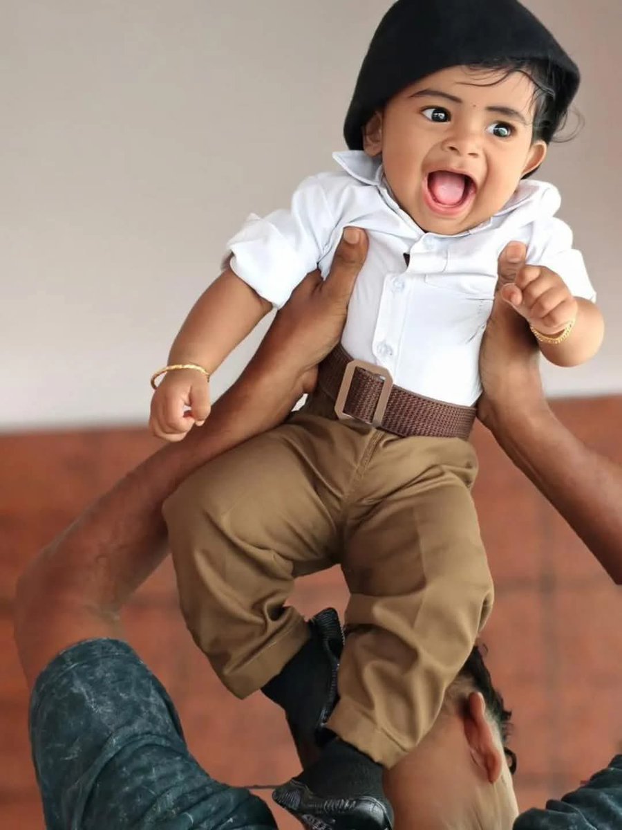 घर घर - हर घर :- स्वयंसेवक 

#RSS100Years