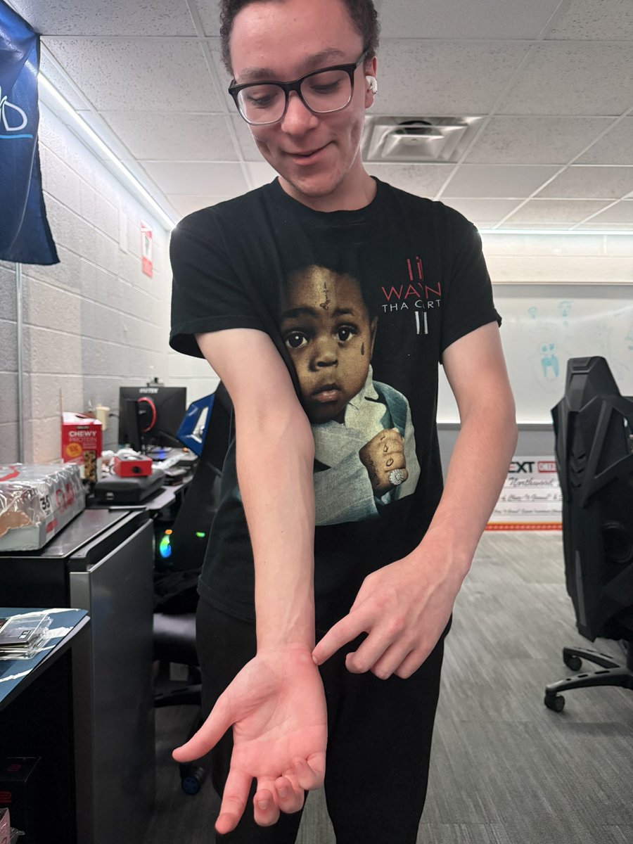 Thank you <a href="/cjayow/">cjay</a>, and <a href="/Haventhedude/">ً</a> for giving him carpet burn #OWTWTSD