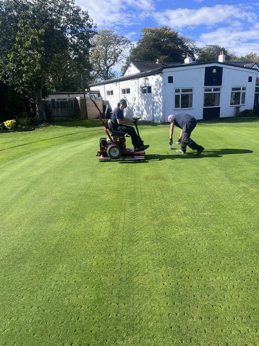 RyFiOwl's tweet image. Busy day, glorious October sunshine ☀️ verti drain to 250mm ➡️ double roll ➡️ blow and reset pins ⛳️ cracking on with tidying up after storm Amy at the weekend 🌬️