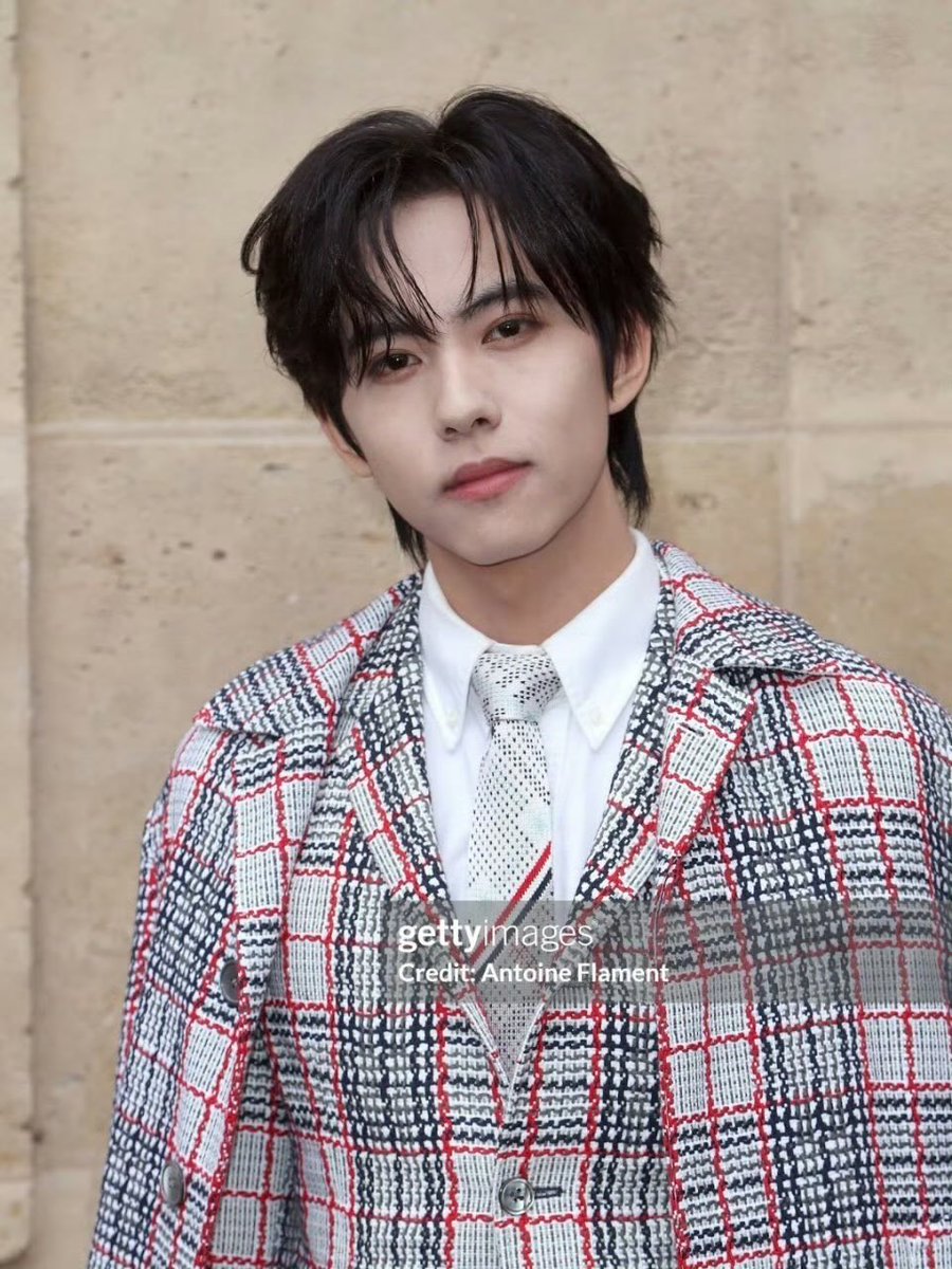 The face that beats every camera 😙
Getty became Xuancheng’s fansite 😁

#LiuxuanchengxThomBrowne 
#ThomBrowneSS26 
#LiuXuanChengParisFashionWeek
