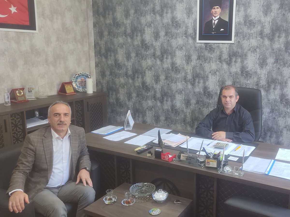 Of İlçe Tarım ve Orman Müdürümüz Sedat Saral'ı ziyaret ederek ilçemizde yapılan çalışmalar konusunda sohbet ettik.Misafirperveliğine teşekkür ediyor, çalışmalarında kolaylıklar diliyorum.