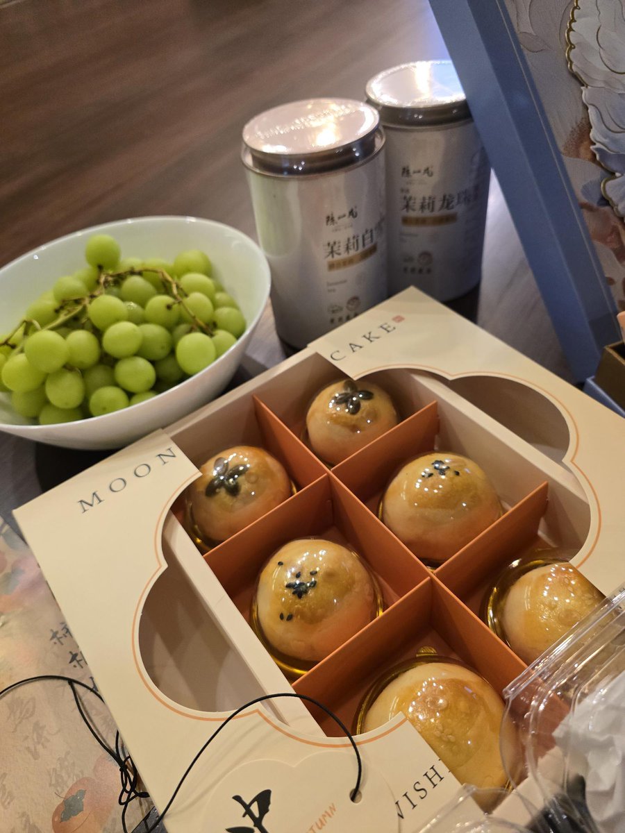 VYNCKE_NV's tweet image. 🌕 Full moon &amp;amp; full hearts🔥

As the Mooncake Festival lights up skies across Asia, our settlements in China and Malaysia gather together to celebrate.🎊 

May your mooncakes be sweet and your hearts stay warm. ❤️

#Vyncke #CleanEnergyTechnology #MooncakeFestival #WeAreFiremakers