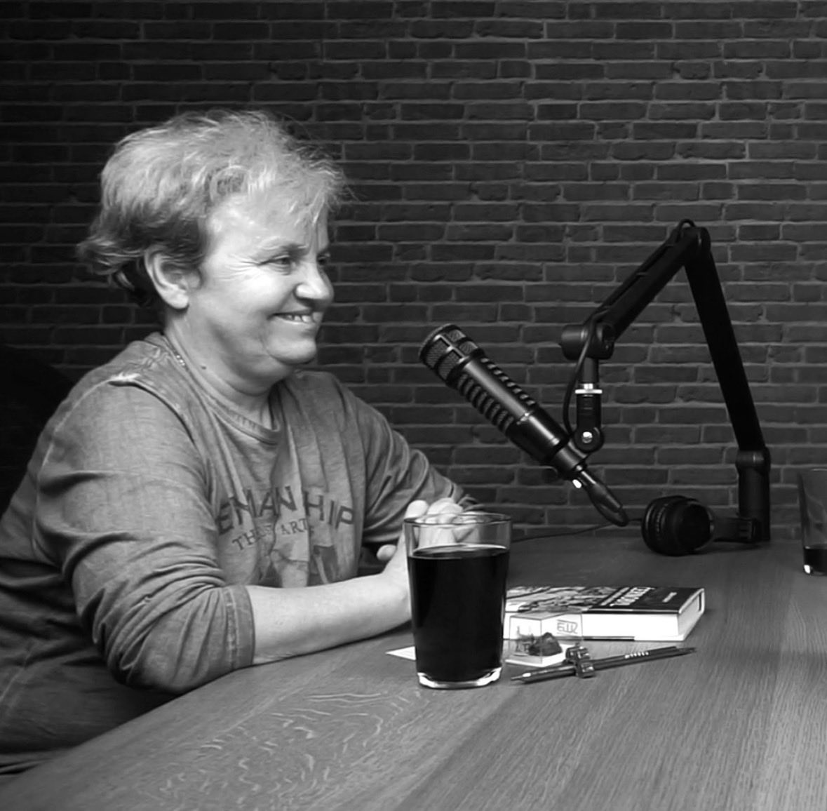 Velký smutek.

Vážím si toho, že jsme spolu mohli strávit čas při nejednom natáčení. Jeden z nejlepších a nejchytřejších hostů, obdivoval jsem její rétorické schopnosti, jasné morální kormidlo, profesionalitu a současně obrovskou skromnost a lidskost.

Mám spousty krásných