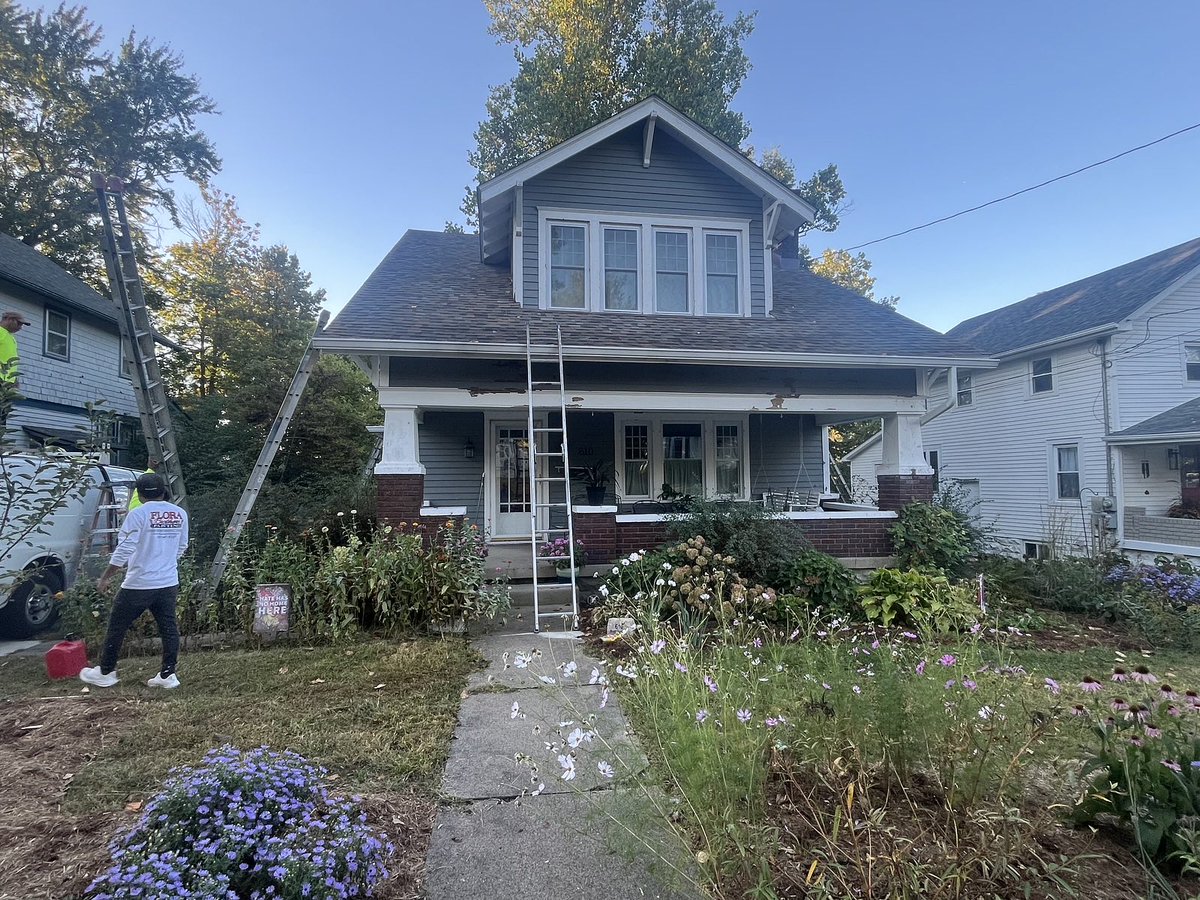 Florabropaint's tweet image. #TeamFBP is starting off the week strong in Greencastle! Ready for a GREAT October full of #paintingprojects! 

#exteriordesign #ppg #sherwinwilliams #indysbestpainter #indianapolis #homedesign #customhome #DIY #homereno #homemakeover #exteriorpaint #exteriorpainting #indy