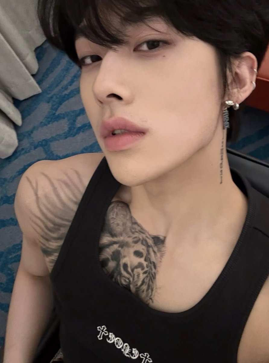 badtzjun's tweet photo. WHAT THE FUCKKKKKKKK https://t.co/BmLa0ETG96