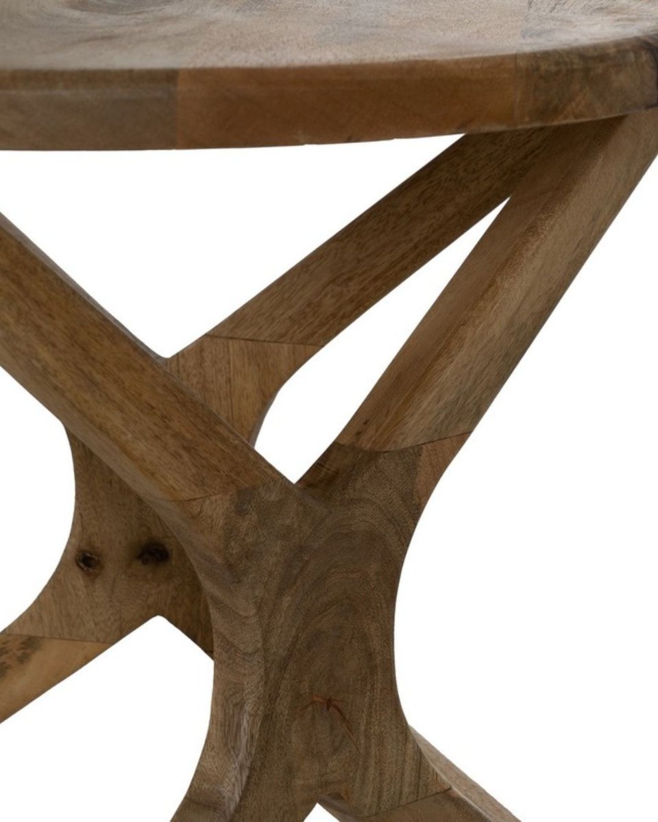 HouseandthingsO's tweet image. ¿Por qué esta mesita Miel en madera de mango forma parte de nuestra colección permanente?.

Porque es una pieza atemporal que aporta calidez natural y eleva cualquier espacio con su diseño orgánico y equilibrado.

f.mtr.cool/fhucxwmkxy

#mueblesonline