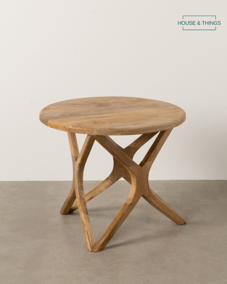 HouseandthingsO's tweet image. ¿Por qué esta mesita Miel en madera de mango forma parte de nuestra colección permanente?.

Porque es una pieza atemporal que aporta calidez natural y eleva cualquier espacio con su diseño orgánico y equilibrado.

f.mtr.cool/fhucxwmkxy

#mueblesonline