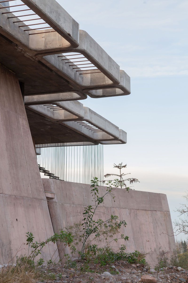 archinect's tweet image. Happy Monday! Start your week with some inspiring examples of concrete in architecture from Archinect profiles. Details and more projects at archinect.com/news/article/1…

#MondayInspiration #ArchinectProjects