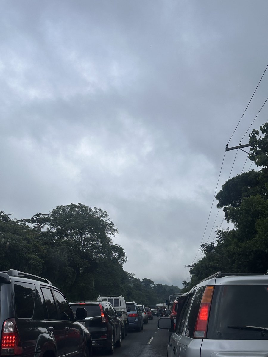 Carretera a El Salvador 🇸🇻 colapsado si viaja a guate el tráfico de locos 😵