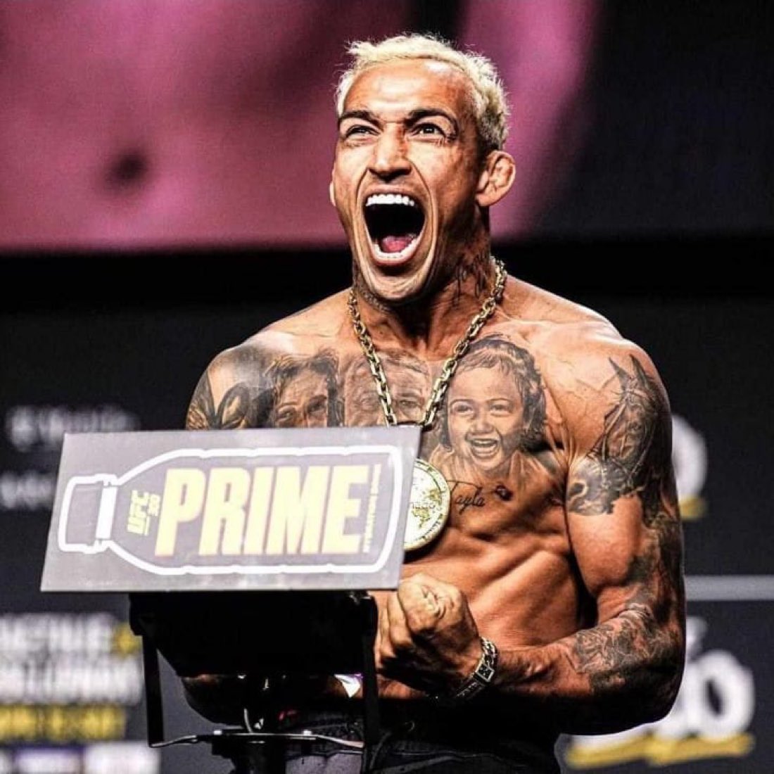 mmagonewild's tweet photo. Charles Oliveira fight week ✅ https://t.co/xGopgHxhm5