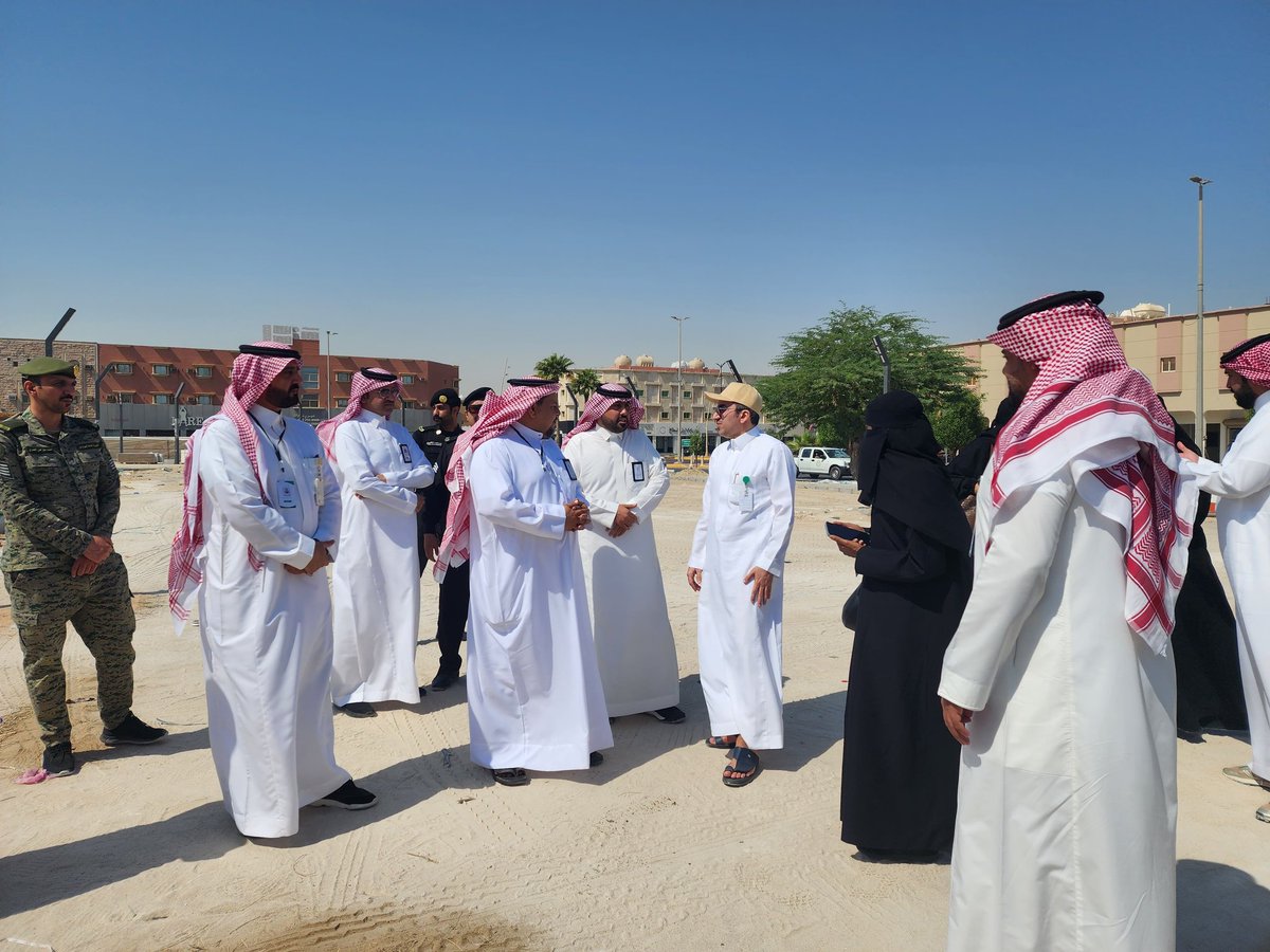 HC_ALKhafji's tweet photo. جانب من الزيارة الميدانية لفريق برنامج المدن الصحية بفرع وزارة الصحة بالمنطقة الشرقية، لتقييم محافظة #الخفجي ضمن مراحل التقييم المبدئي.

معًا لنمنح الخفجي مكانتها كمدينة صحية. https://t.co/scwszVDqLh