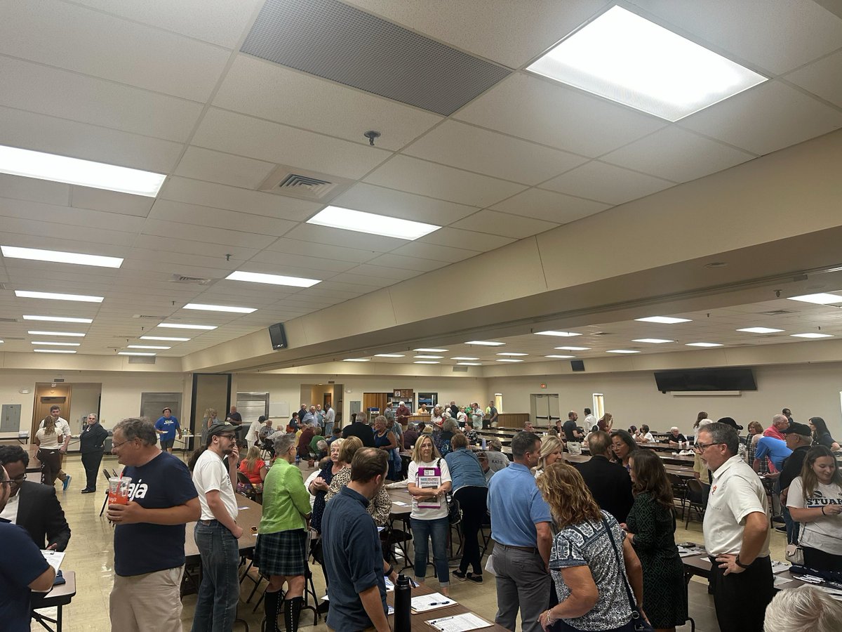 It was great to be in Granite City for DPI’s annual Southern Illinois Democratic Summit where our downstate Democrats are organized, growing, and ready to win!

I’m proud to join them as we expand our reach, train leaders, and drive real results on the ground.