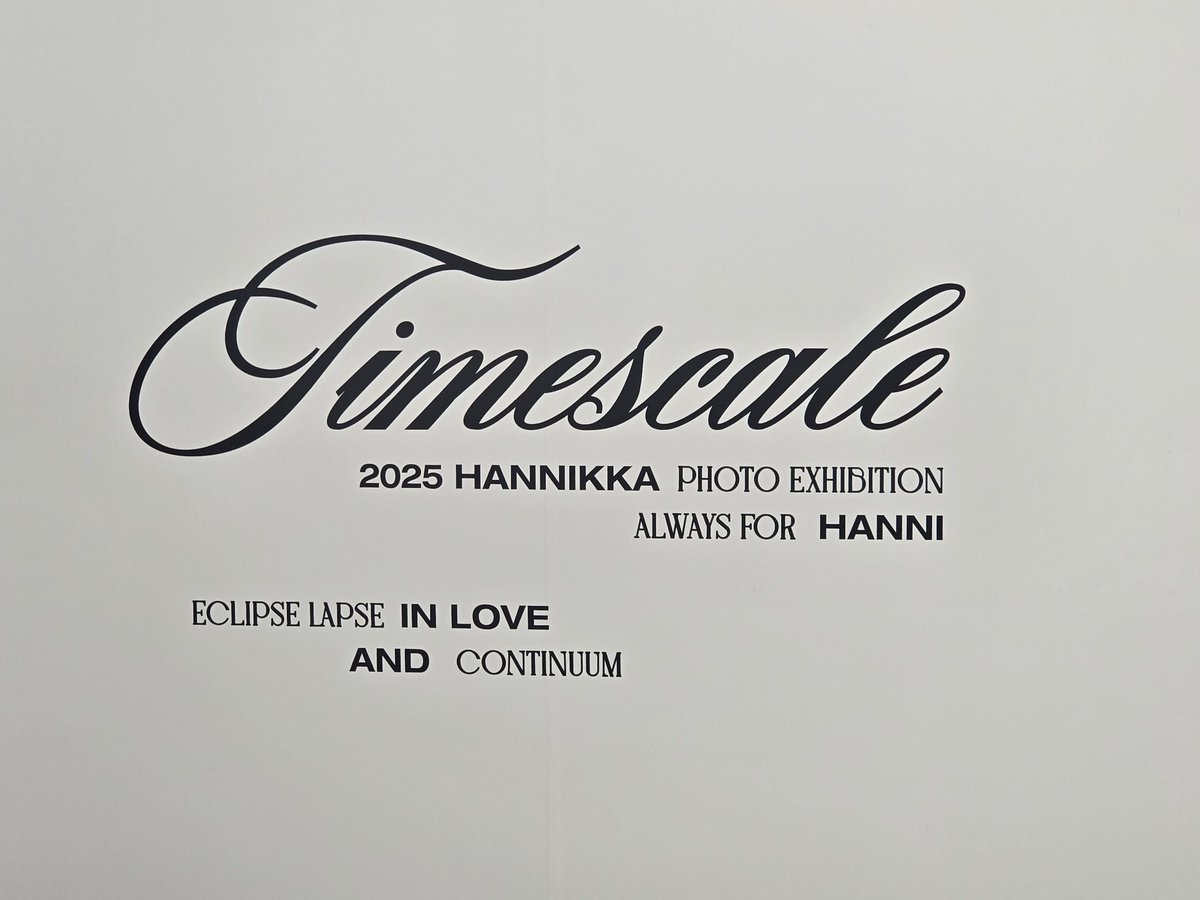 cameloun722323's tweet image. 1006 하니 생카 투어 두 번째! 타임스케일!
안 갔으면 큰일날뻔했어요ㅋㅋ P라 예약은 엄두도 못내고(오늘도 계획 시간에서 지각🫠) 일병님과 네버다이님 덕분에 갤러리 갔는데 엄청 좋은거였군요..👍🏻 액자는 집 포화상태라 포기ㅜ

#Timescale
#팜하니 #팜팜 #하니
#Hanni #PhamHanni