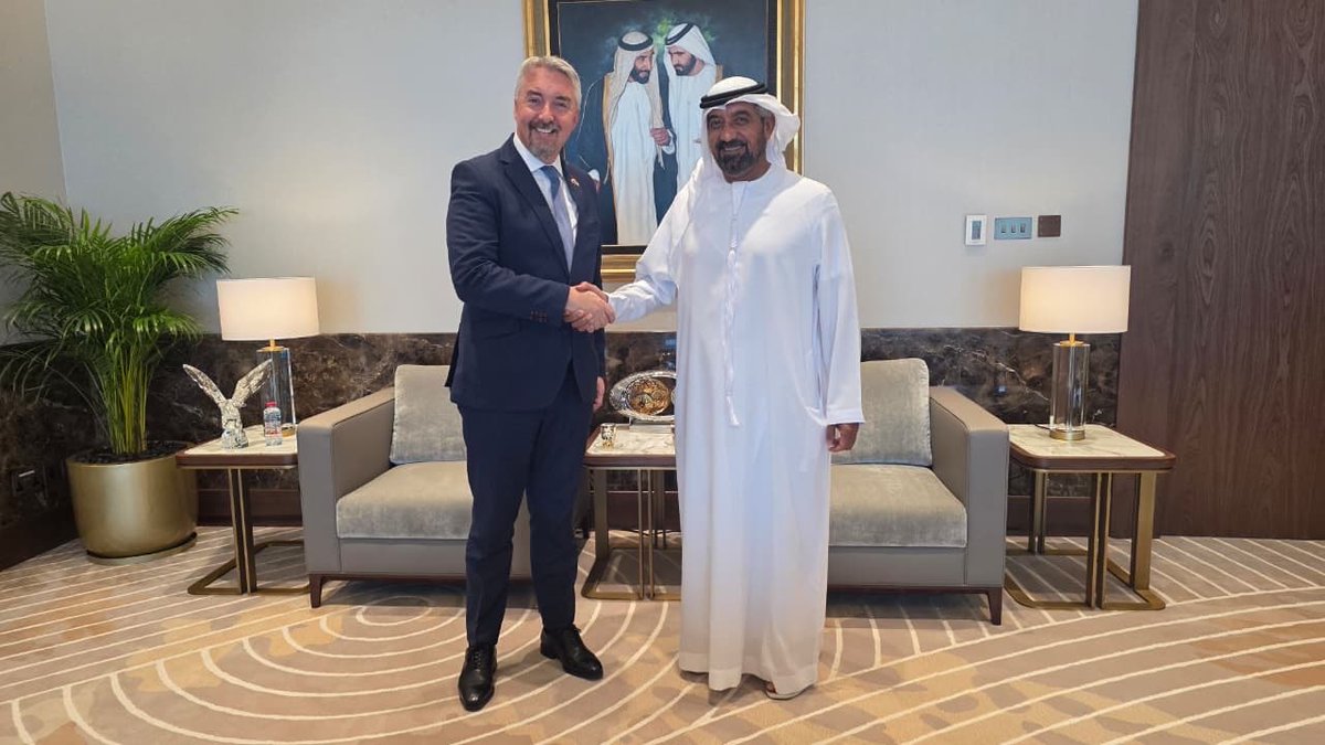 El Embajador del Ecuador en los Emiratos Árabes Unidos, <a href="/fribade/">Felipe Ribadeneira</a> mantuvo una productiva reunión con Su Alteza el Jeque Ahmed bin Saeed Al Maktoum, Presidente de Emirates Airlines &amp; Group <a href="/emirates/">Emirates</a> Dubai Airports y Emirates NBD Bank <a href="/EmiratesNBD_AE/">Emirates NBD</a>

Durante el encuentro se