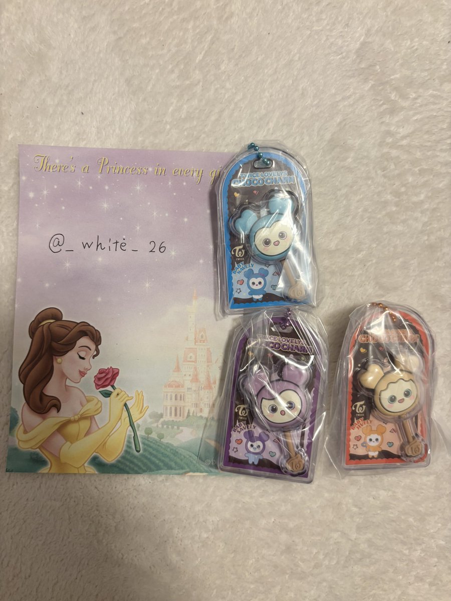 _white_26's tweet photo. TWICE LOVELYS 交換 チョコがけボーロ&amp;チャーム

譲：画像のもの

求/：ダヒョン<チェヨン<ツウィ

郵送のみ。
お気軽にお声掛けください🕊️
#twice #TWICE交換 https://t.co/zJ26tRVeIV