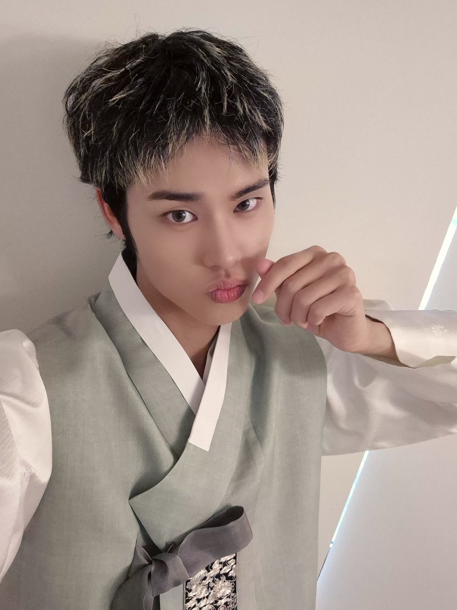NewBeat_twt's tweet photo. [#전여여정]

우리 뉴로들!! 풍성하고 행복한 추석 한가위 보내기~~!! + 잠 많이 자고!! 밥 많이 먹고!! 잘 놀러 다니고!! 🥰 https://t.co/MWKrt6zXAv